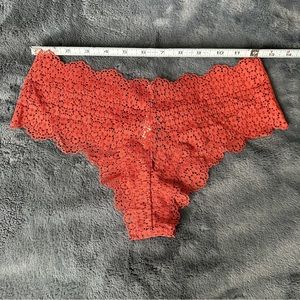 2 pairs NWT lace (s) and floral cheeky (med) VS panties